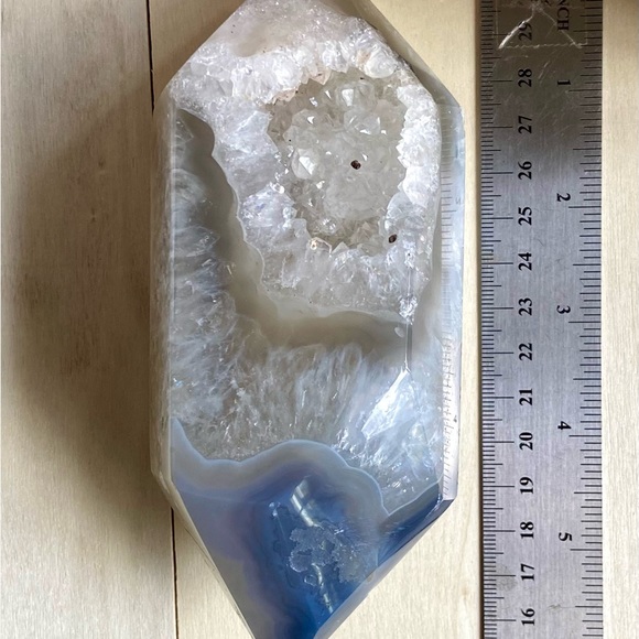 Large Double Terminated Agate Point with Druzy Pocket - Picture 7 of 8